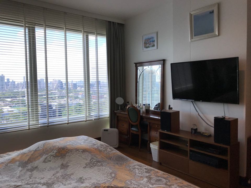 Bangkok Property Condo Apartment House Real Estate For Sale in Ratchadamri Top Location Unit