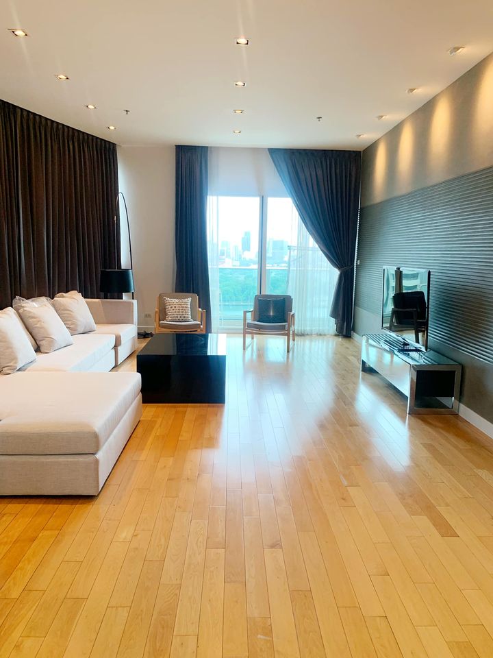 Bangkok Property Condo Apartment Real Estate For Rent in Asok Sukhumvit Beautifully & Bright