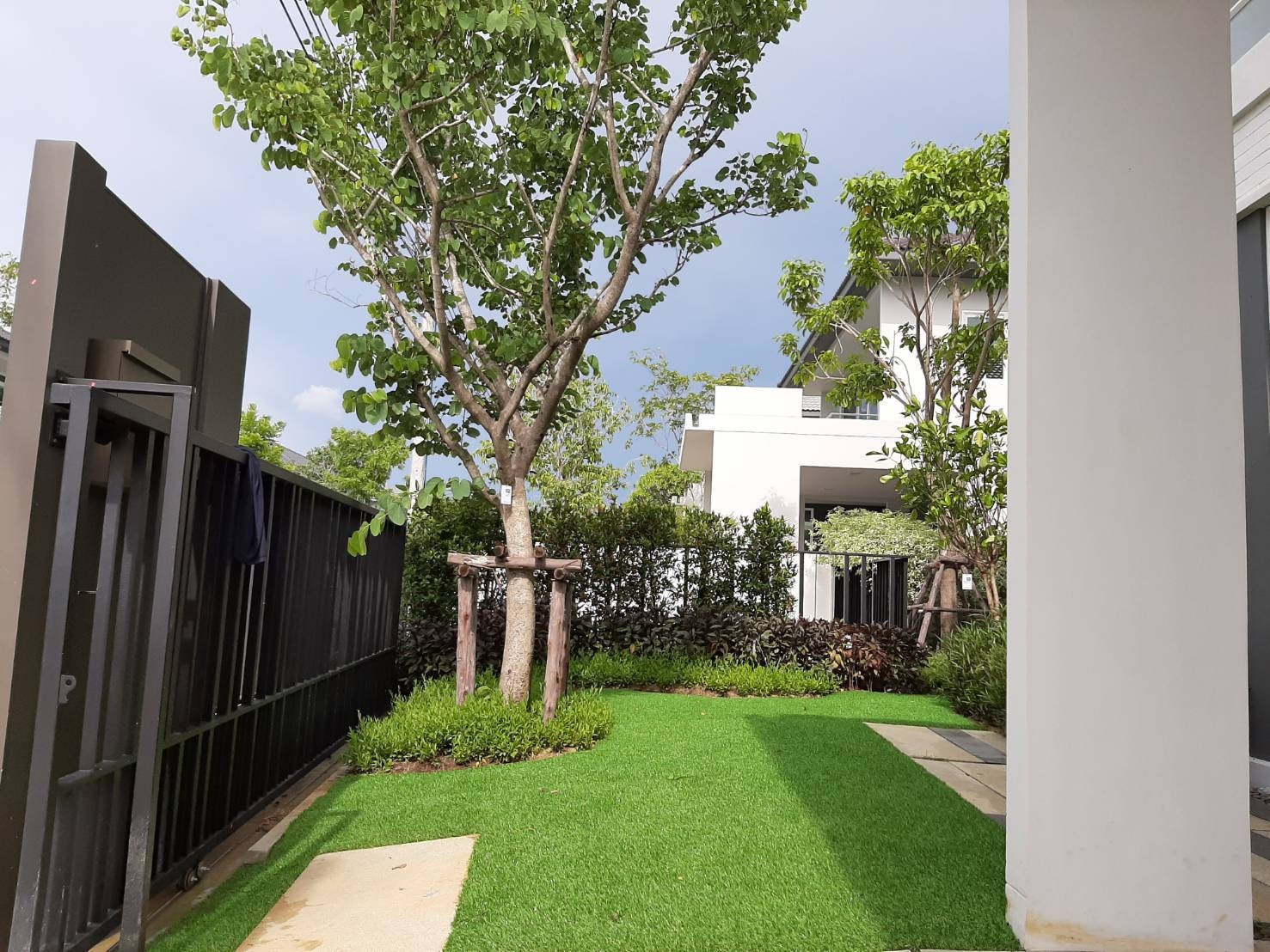 Bangkok Property Condo Apartment House Real Estate For Rent in Bangna Modern & Luxury House