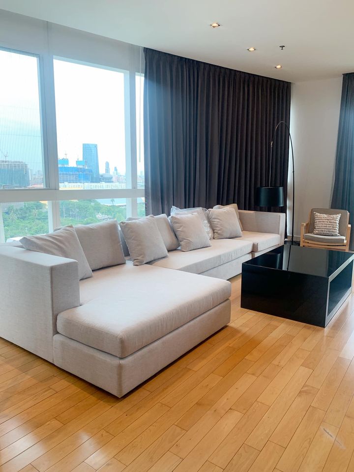 Bangkok Property Condo Apartment Real Estate For Rent in Asok Sukhumvit Beautifully & Bright