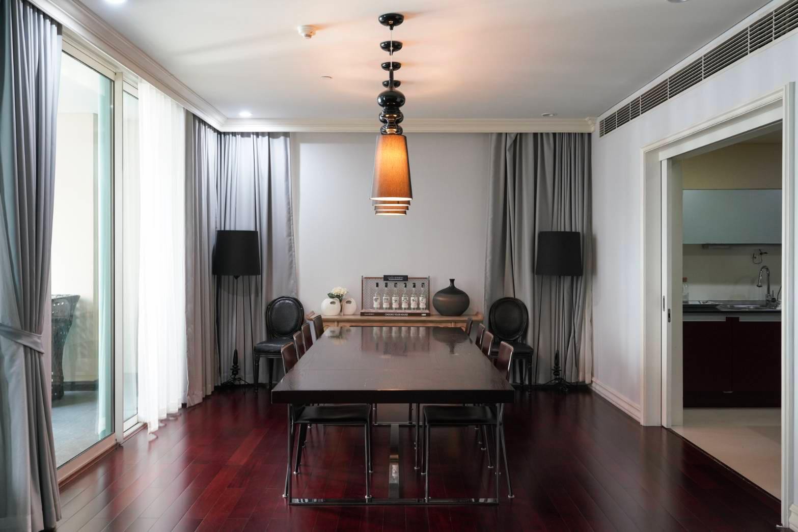 Bangkok Condo Apartment For Rent in Chidlom Sukhumvit Upscale Residence Condo